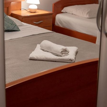 Apartamento Viollet Omiš Exterior foto